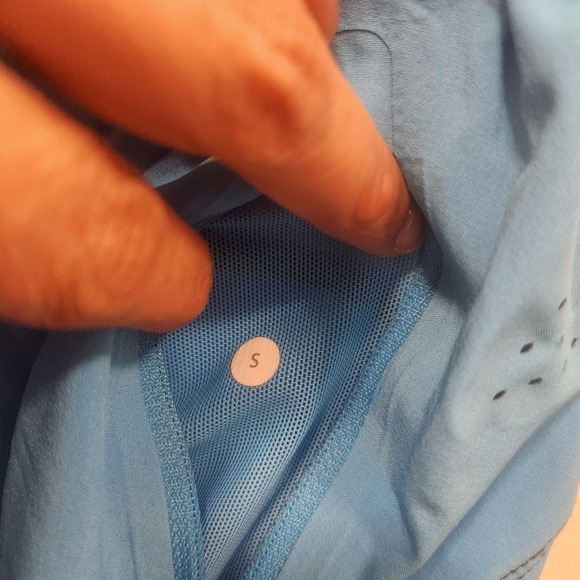 Lululemon shorts size s 7" - Picture 3 of 4